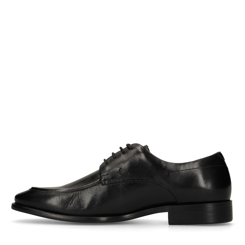 Zwarte leren veterschoenen