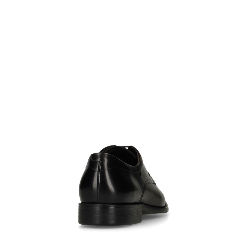Zwarte leren veterschoenen