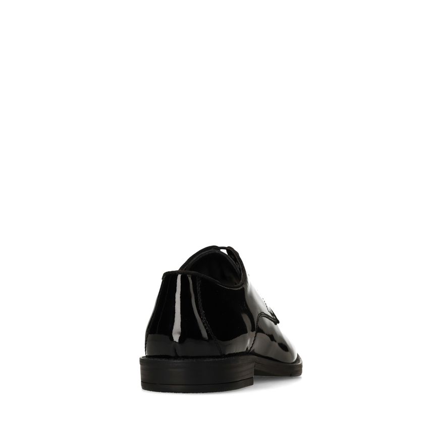 Zwarte lakleren veterschoenen