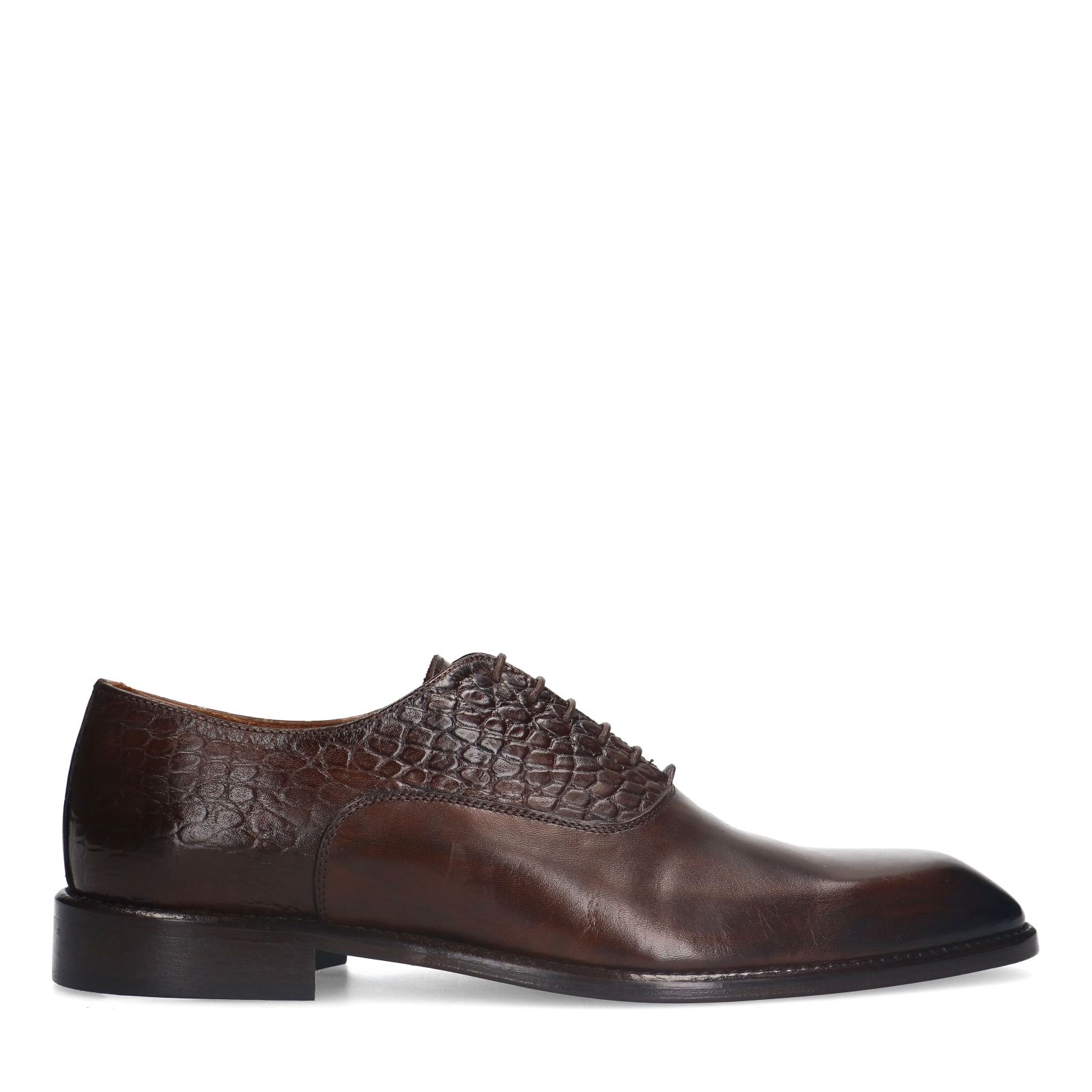 Braune Leder-Schnürschuhe mit Kroko-Details