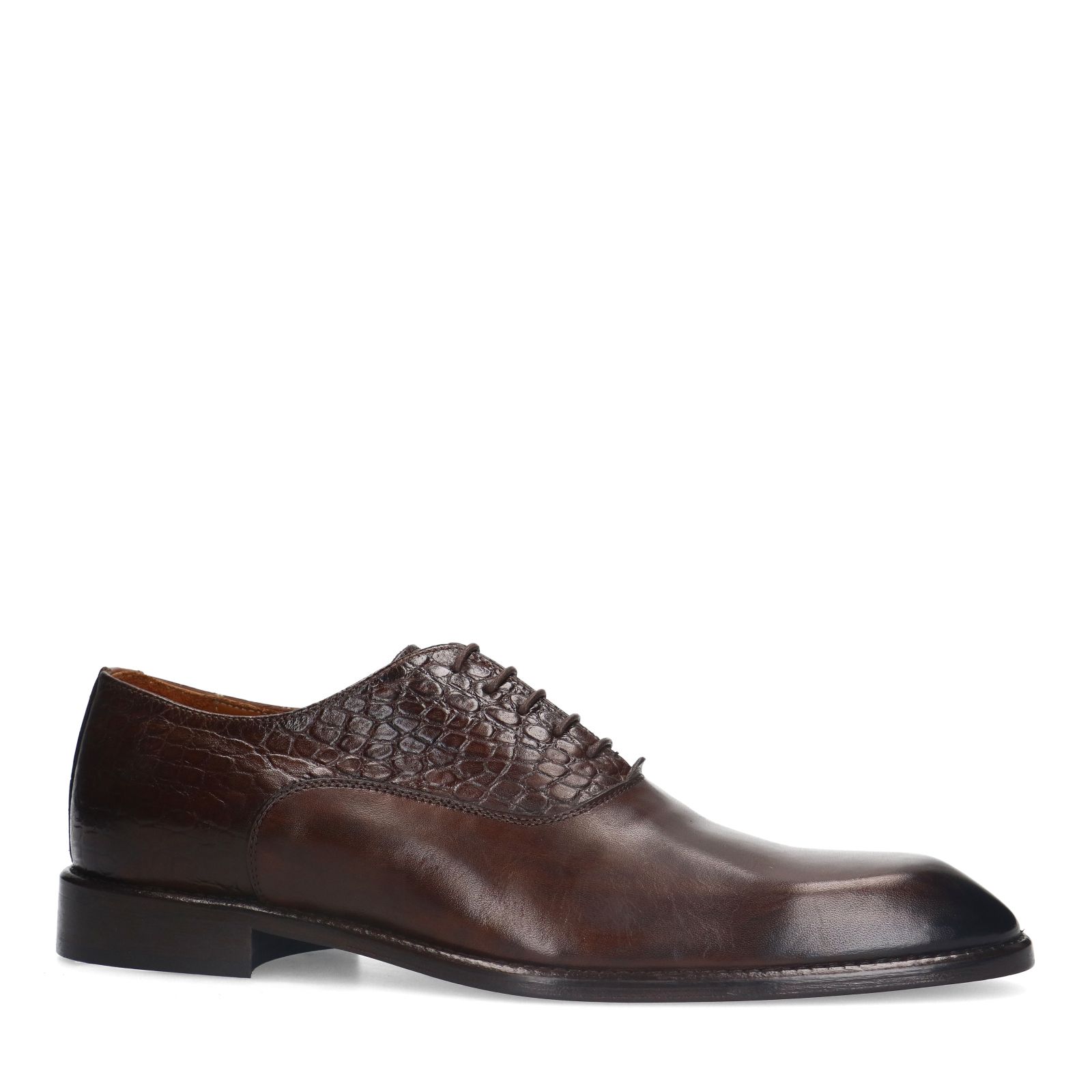 Braune Leder-Schnürschuhe mit Kroko-Details