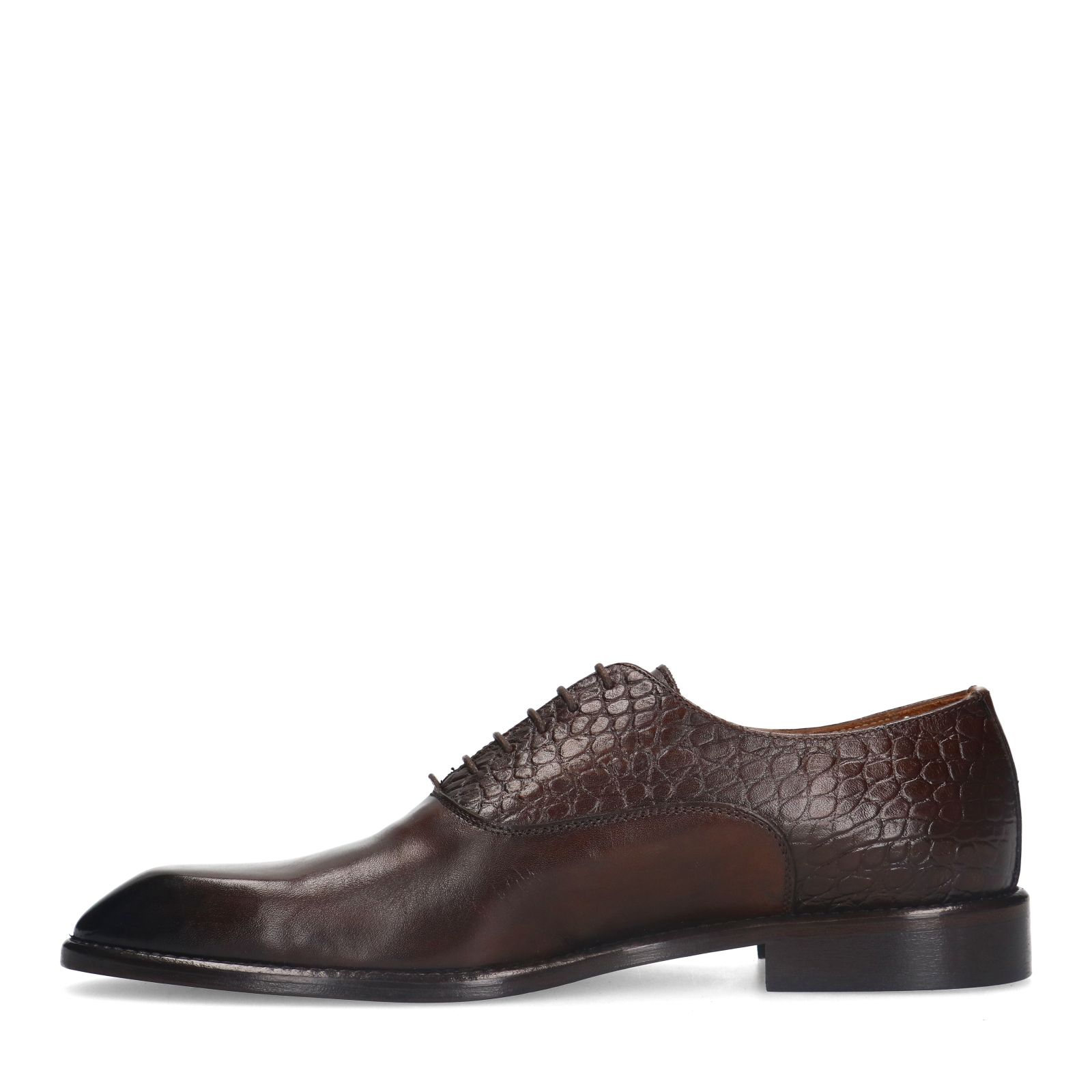 Braune Leder-Schnürschuhe mit Kroko-Details