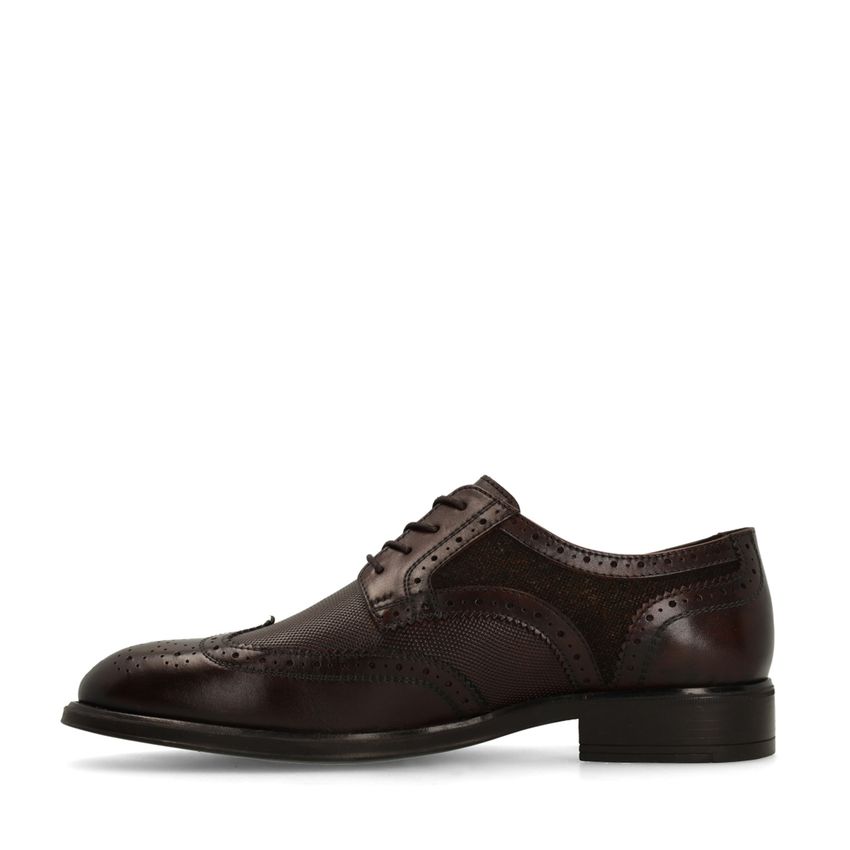 Bruine gedetailleerde leren veterschoenen