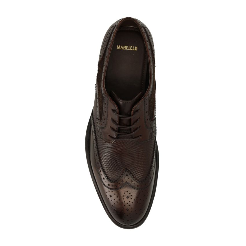 Braune Lederschnürschuhe mit Details