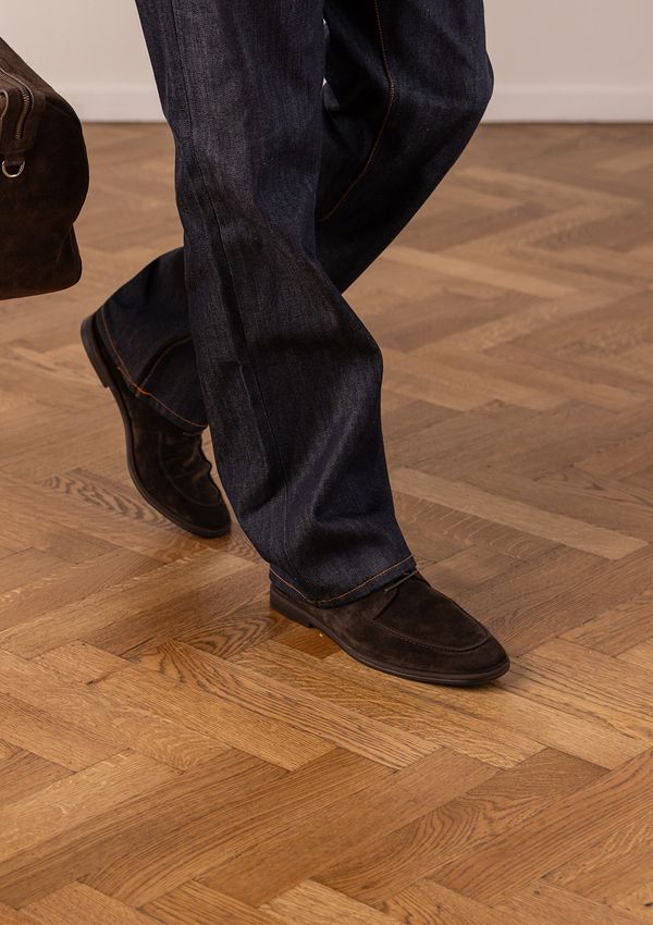 Dunkelbraune Veloursleder-Schnürschuhe