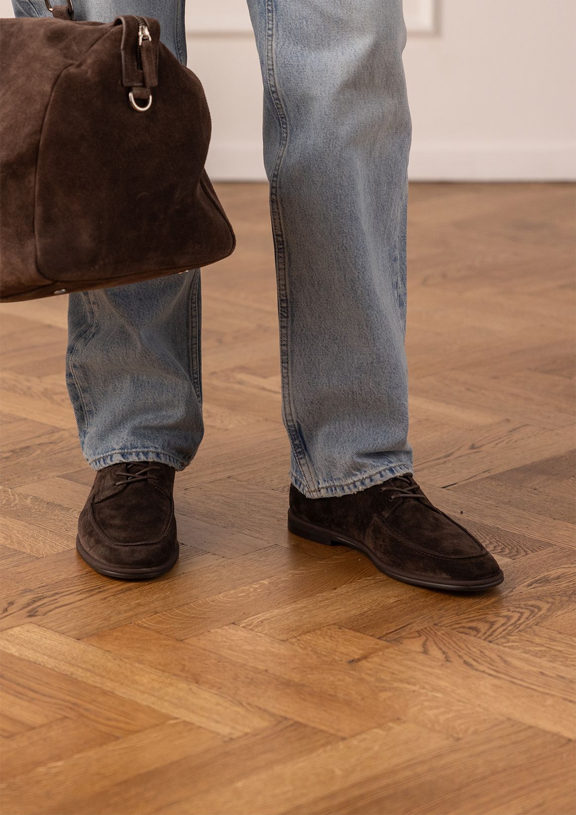 Dunkelbraune Veloursleder-Schnürschuhe