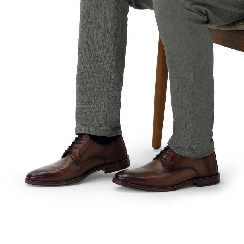 Bruine leren veterschoenen