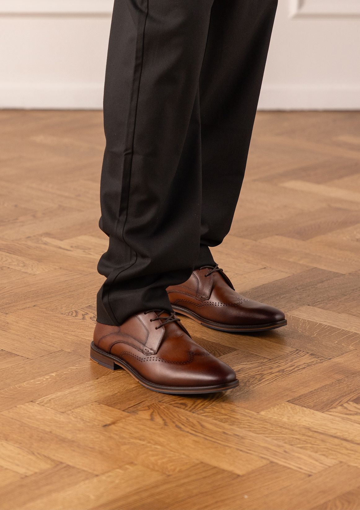 Cognacfarbene Lederschnürschuhe
