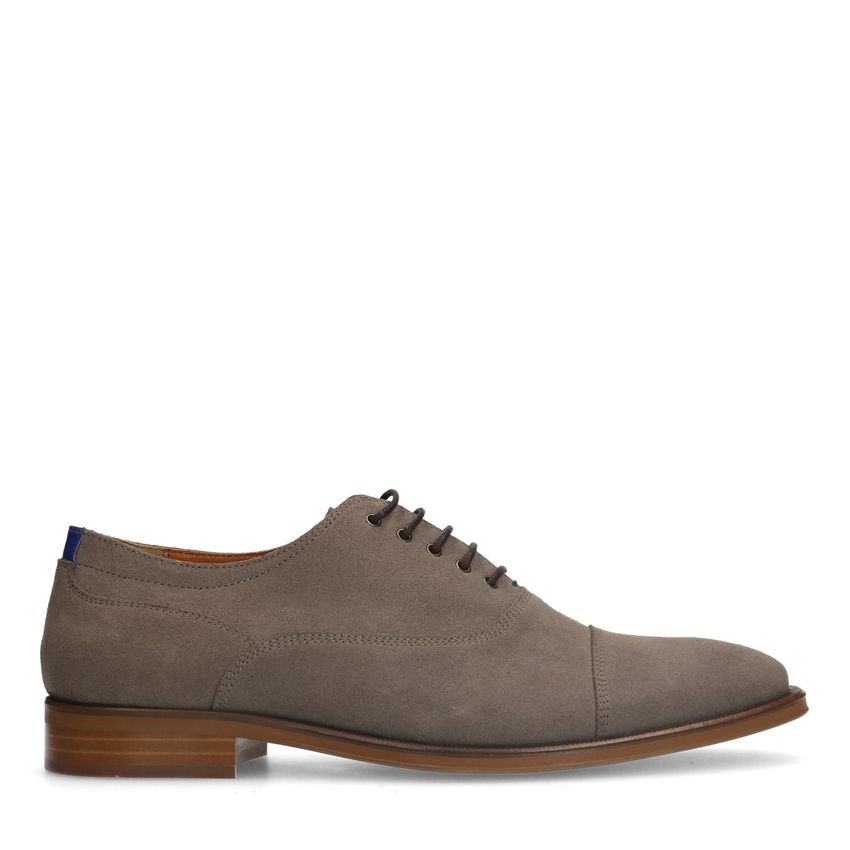 Taupe suède veterschoenen