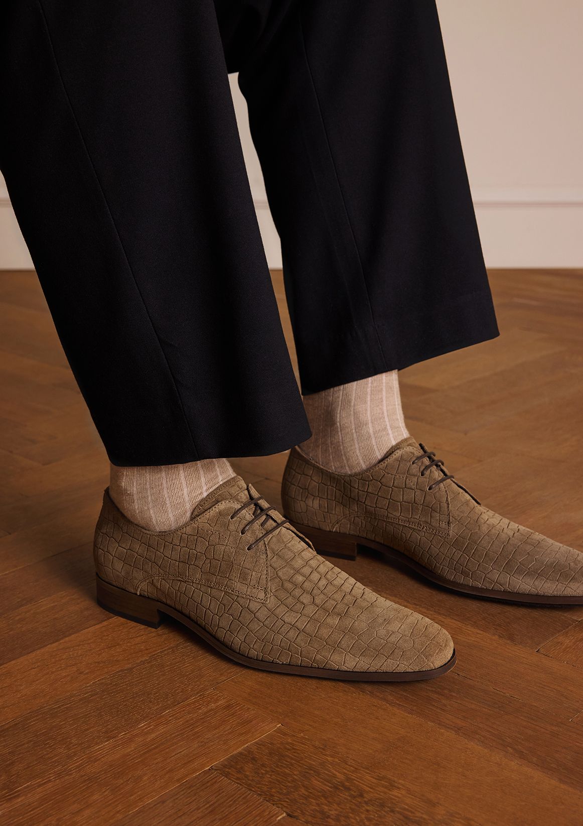 Taupe suède veterschoenen