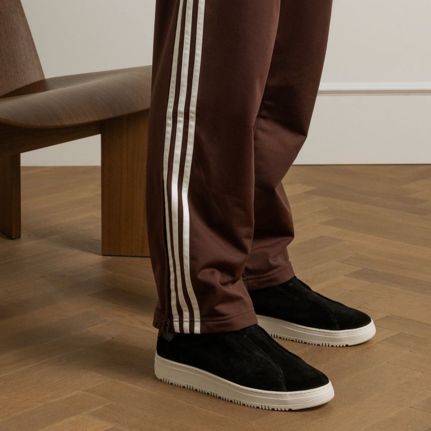Schwarze Veloursleder-Sneaker