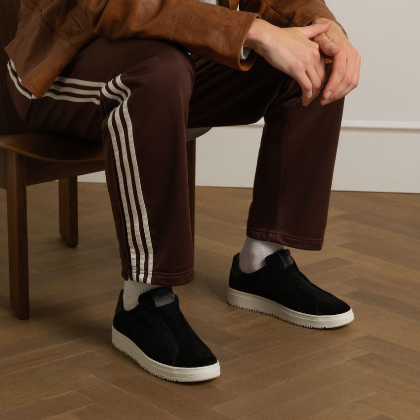 Zwarte suède sneakers
