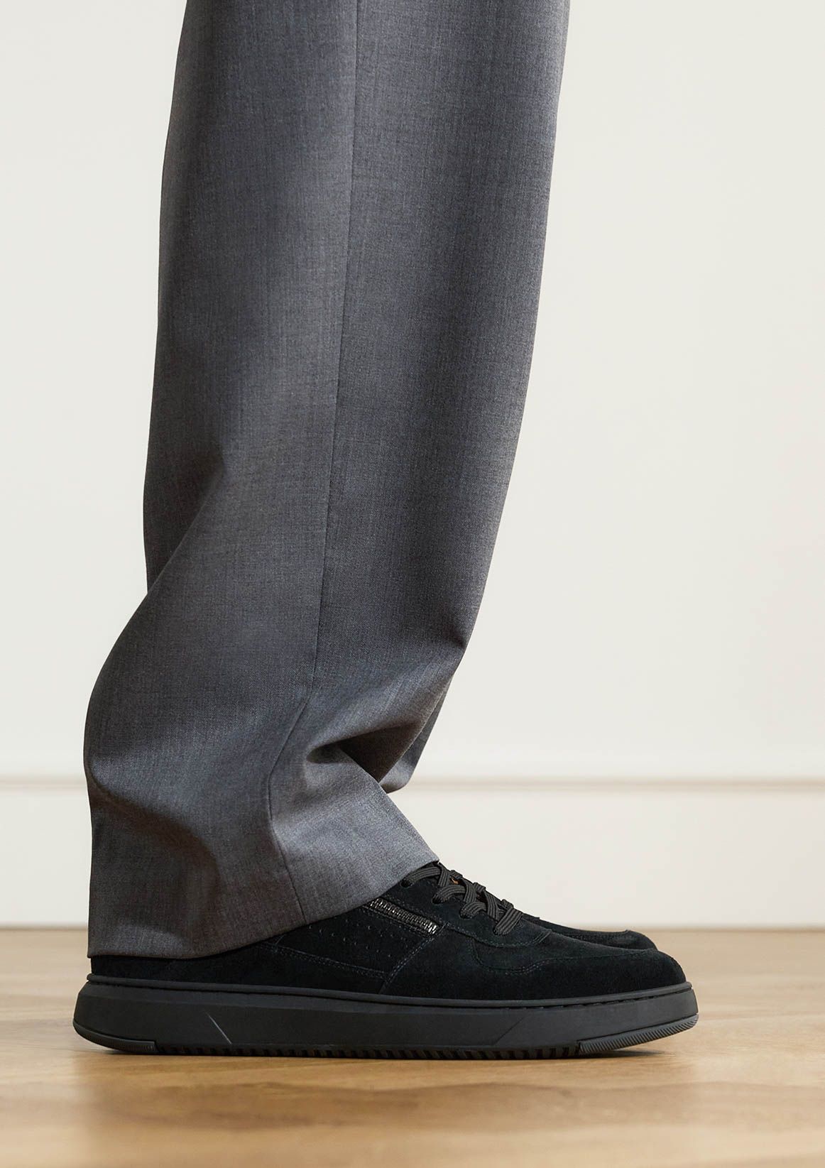 Zwarte suède sneakers