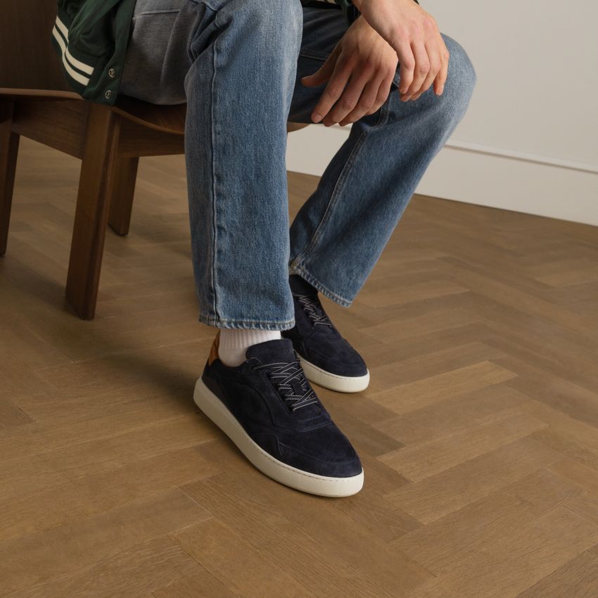 Marineblaue Veloursleder-Sneaker