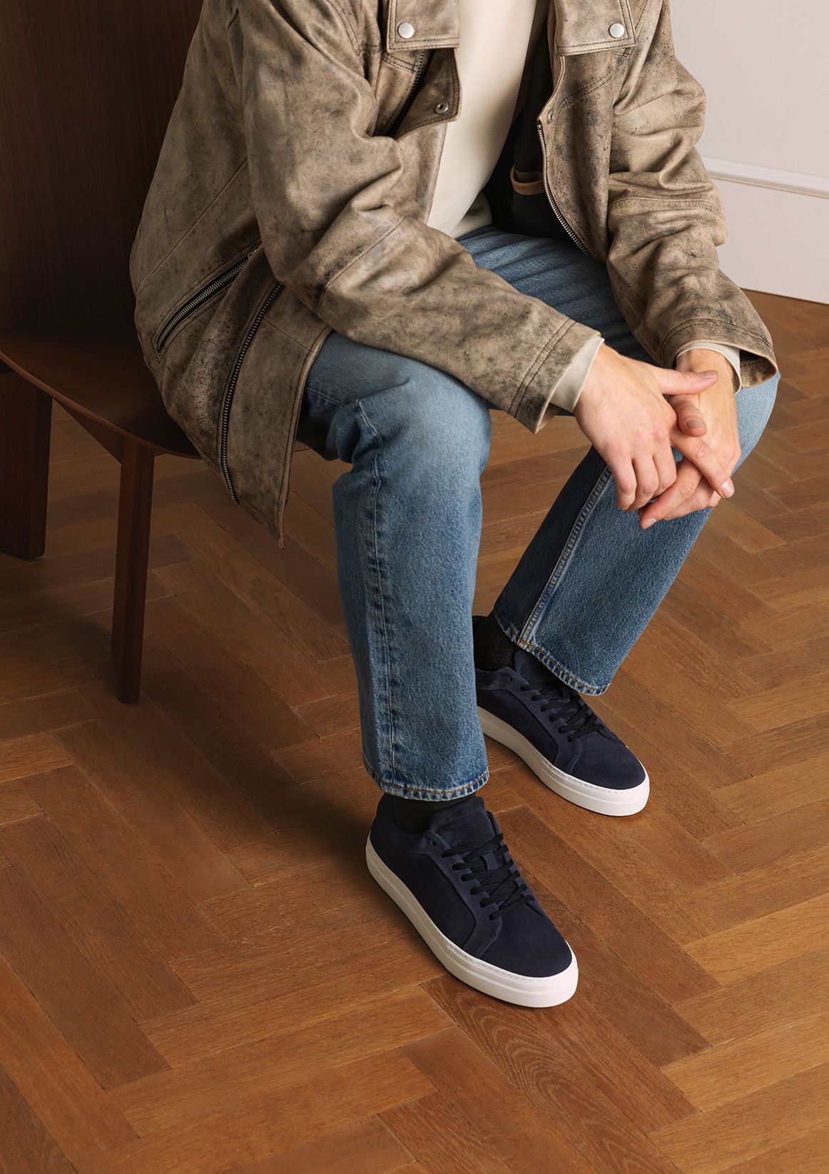 Marineblaue Veloursleder-Sneaker