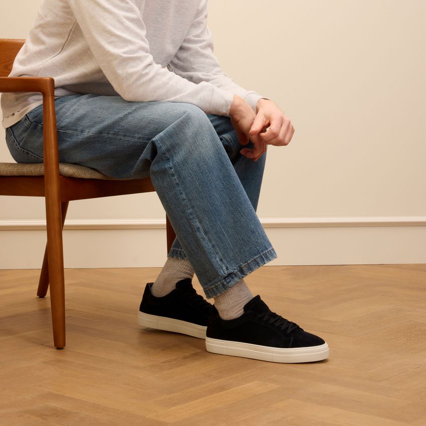Donkerblauwe suède sneakers