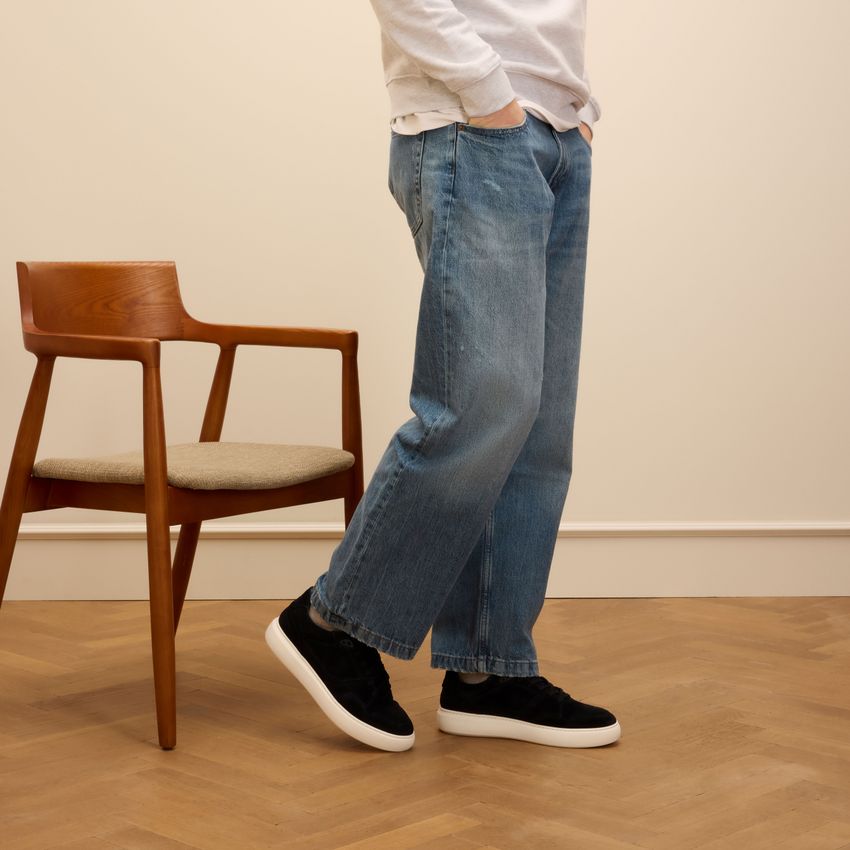 Donkerblauwe suède sneakers