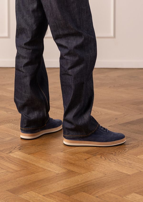 Donkerblauwe suède sneakers