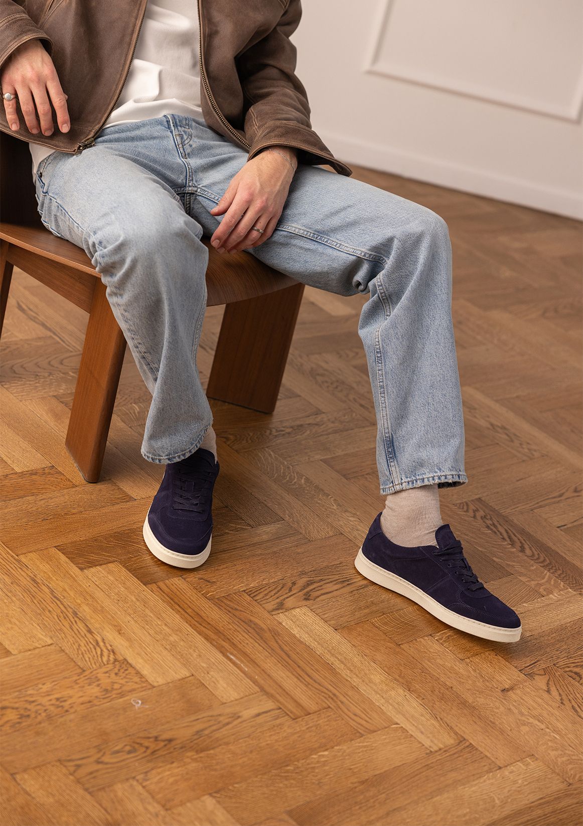 Blaue Veloursleder-Sneaker