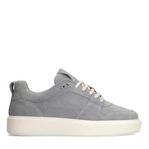Lichtblauwe suède sneakers