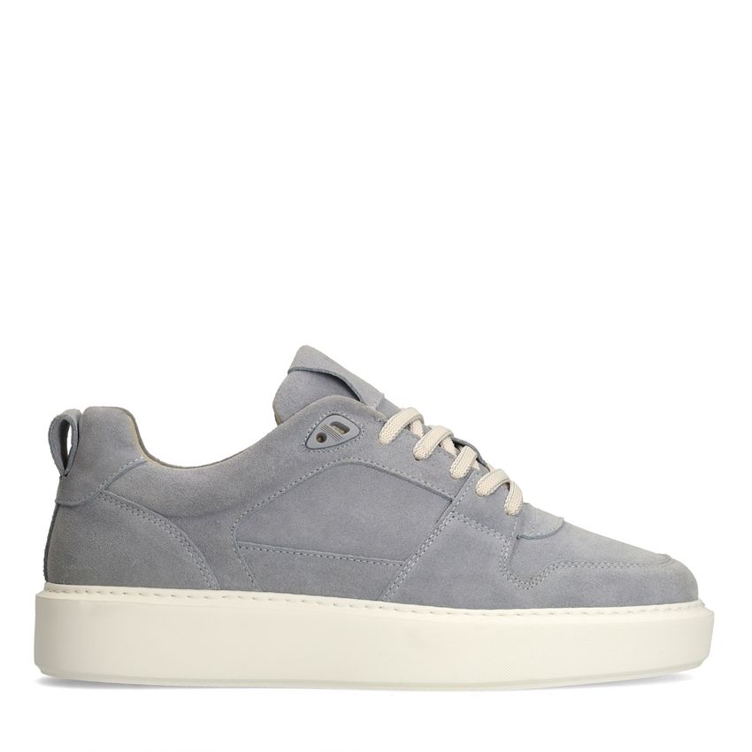Lichtblauwe suède sneakers