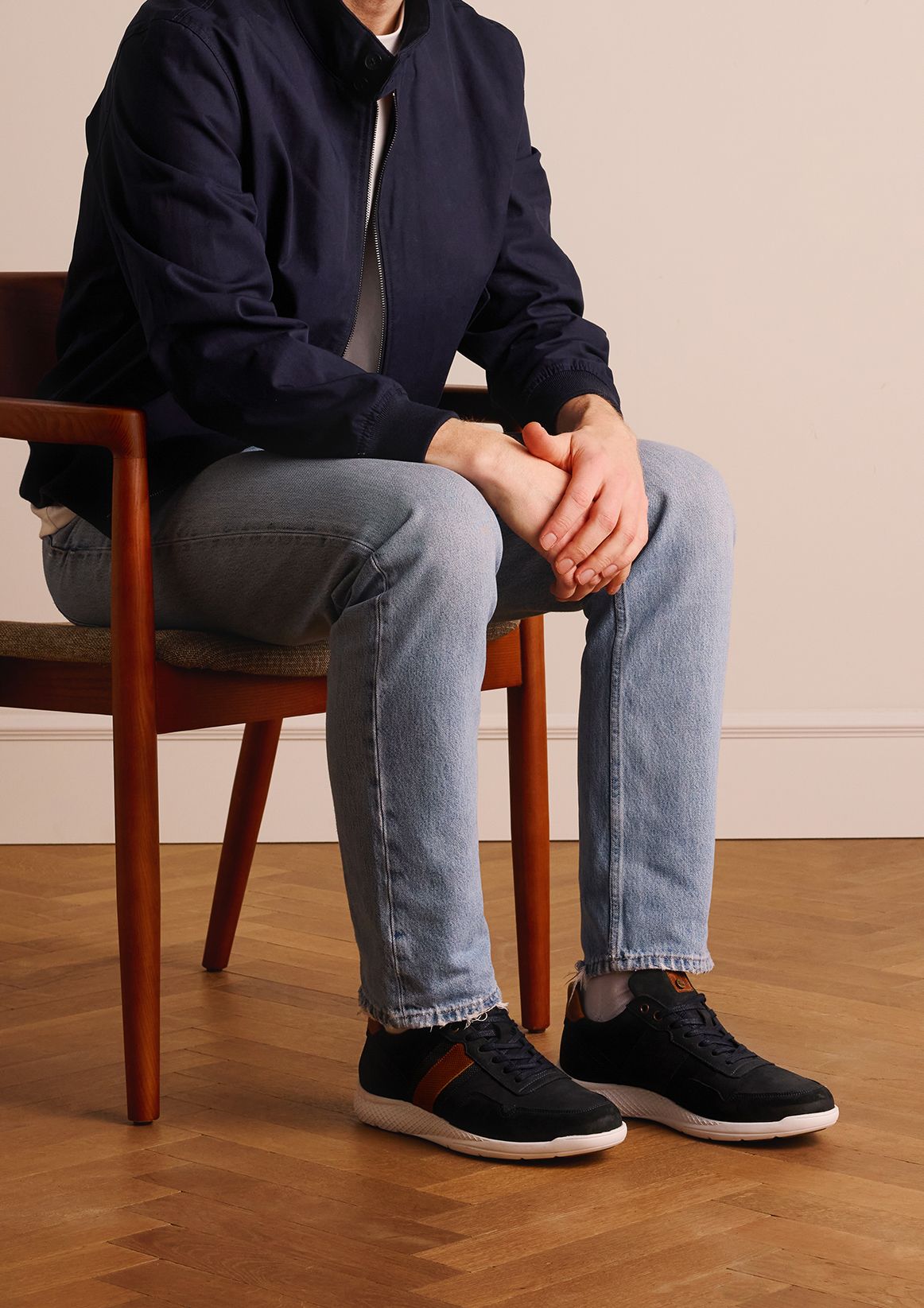 Donkerblauwe lage sneakers