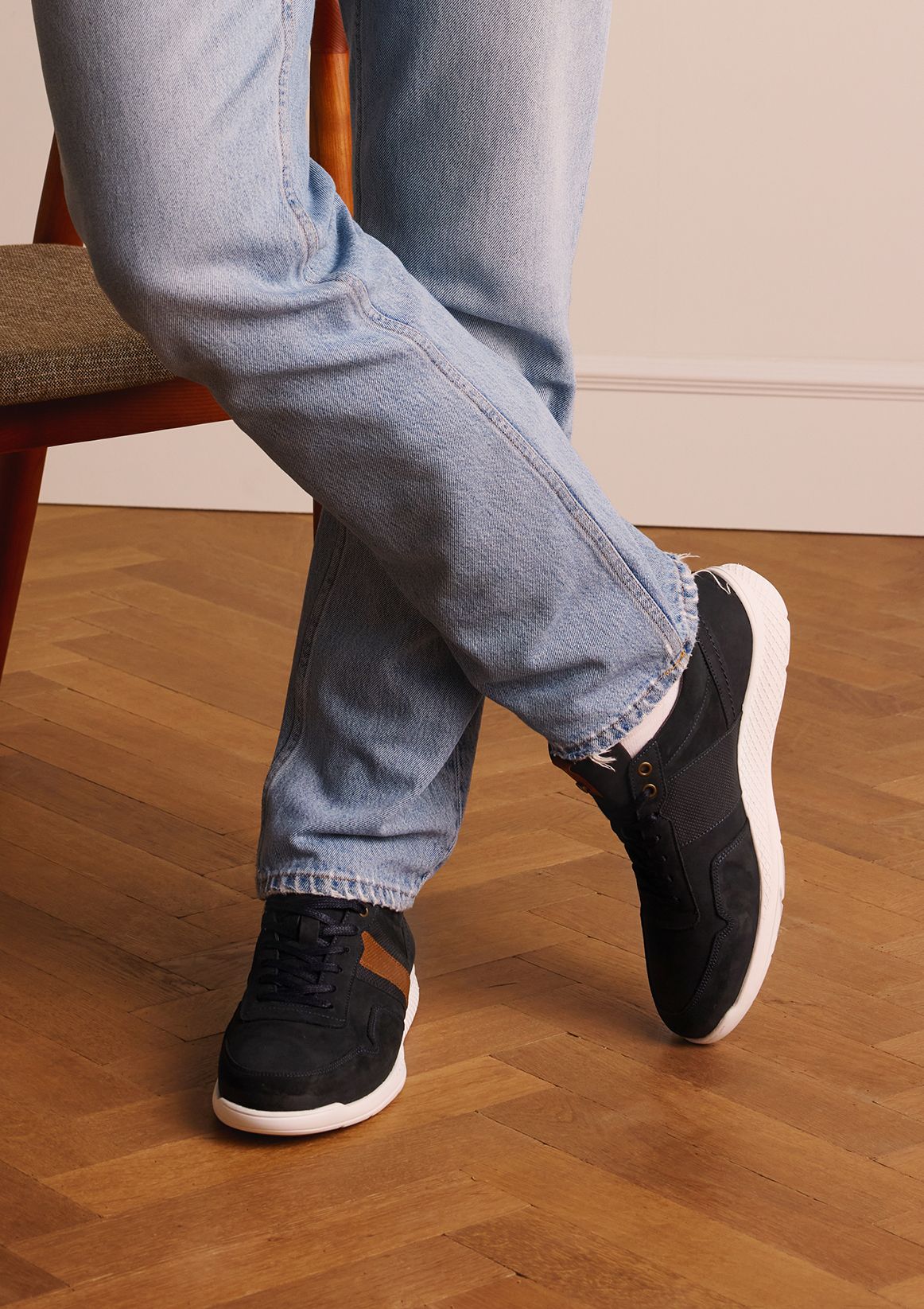 Donkerblauwe lage sneakers