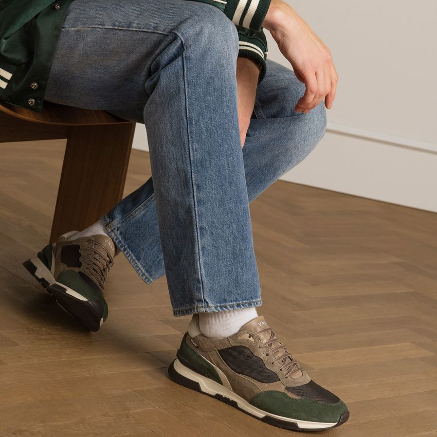 Grüne Veloursleder-Sneaker
