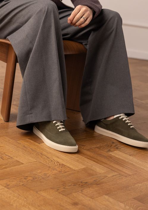 Grüne Veloursleder-Sneaker