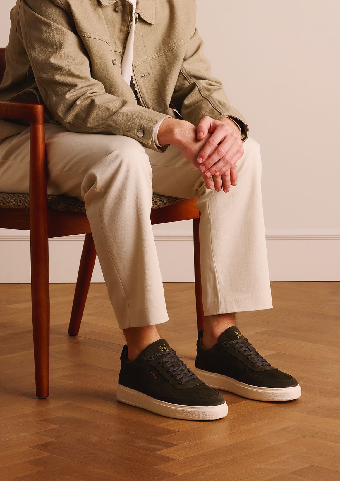 Donkergroene suède sneakers