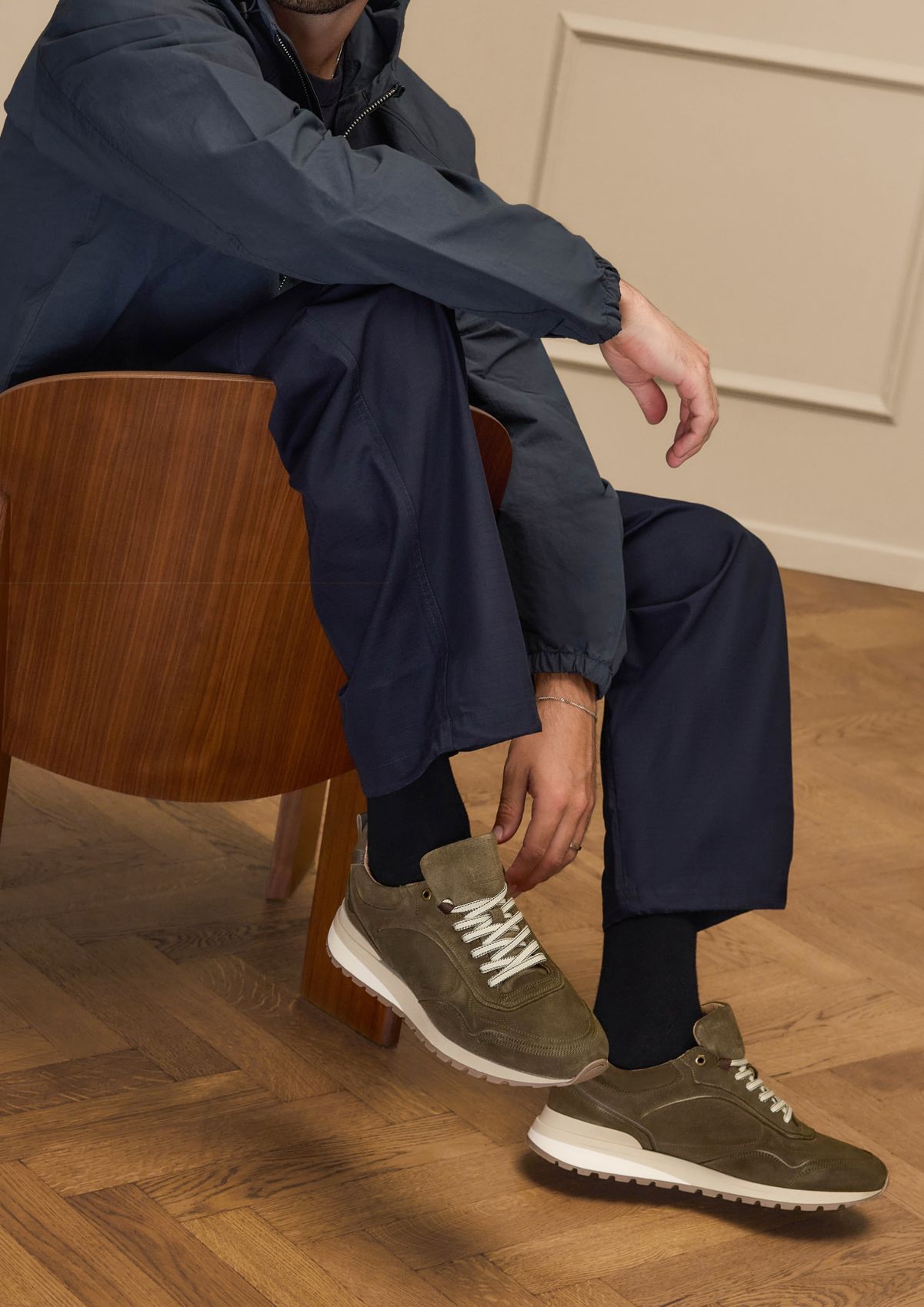 Grüne Veloursleder-Sneaker
