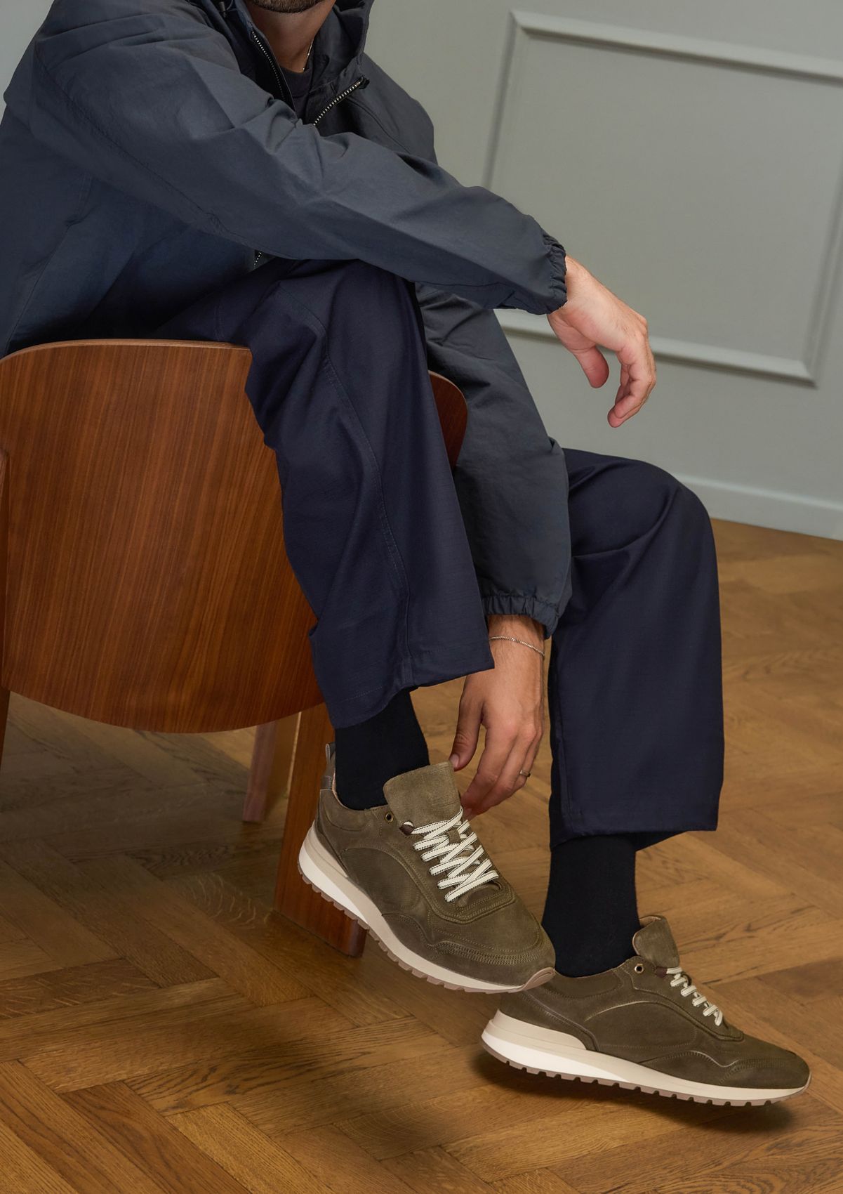 Grüne Veloursleder-Sneaker