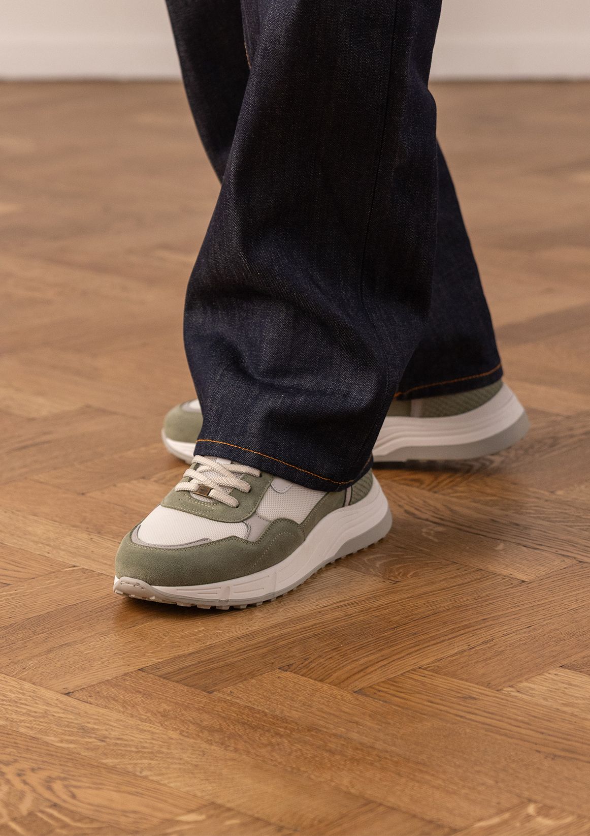 Groene leren sneakers met suède details