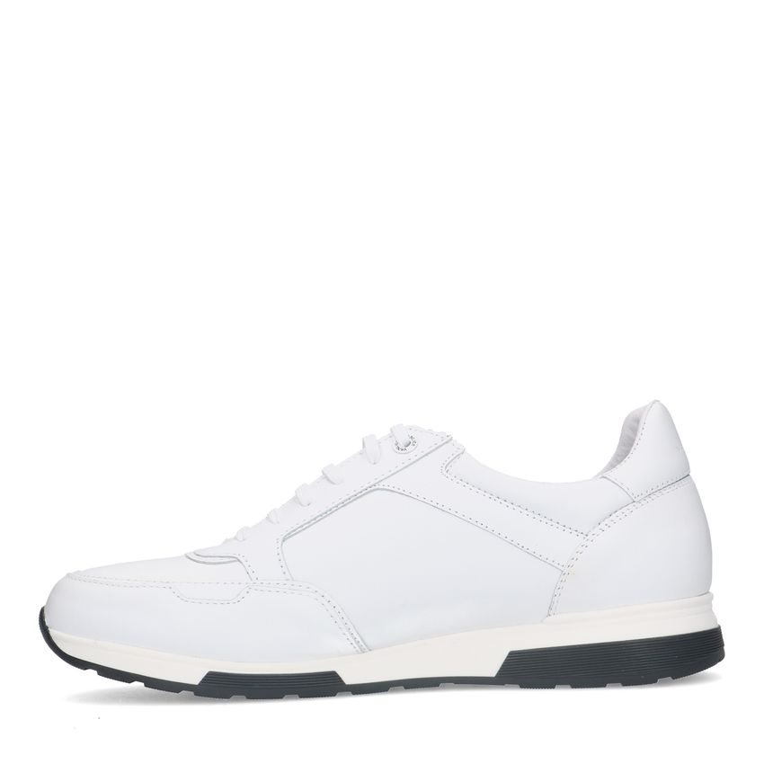 Witte leren sneakers