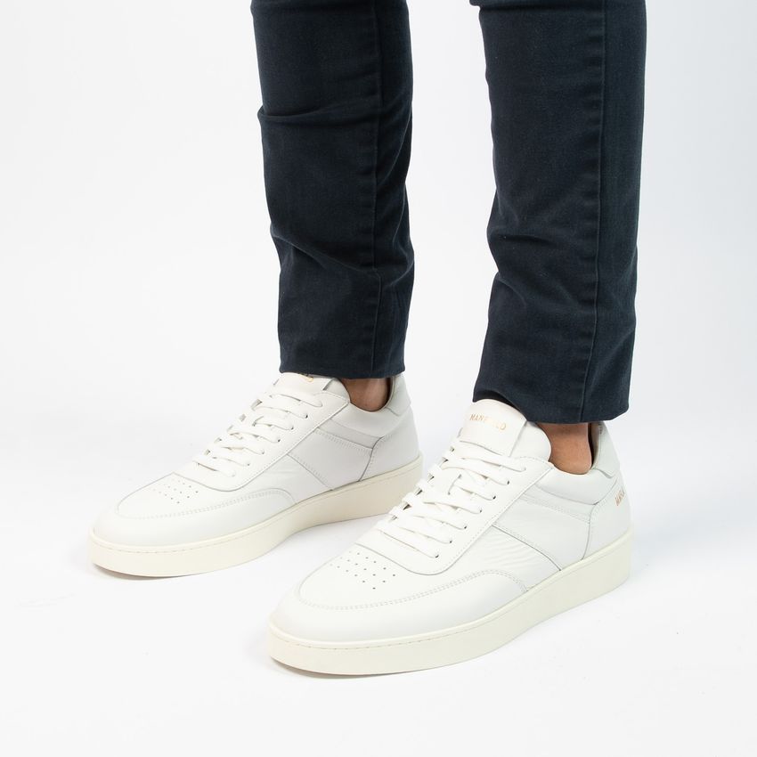 Witte leren sneakers