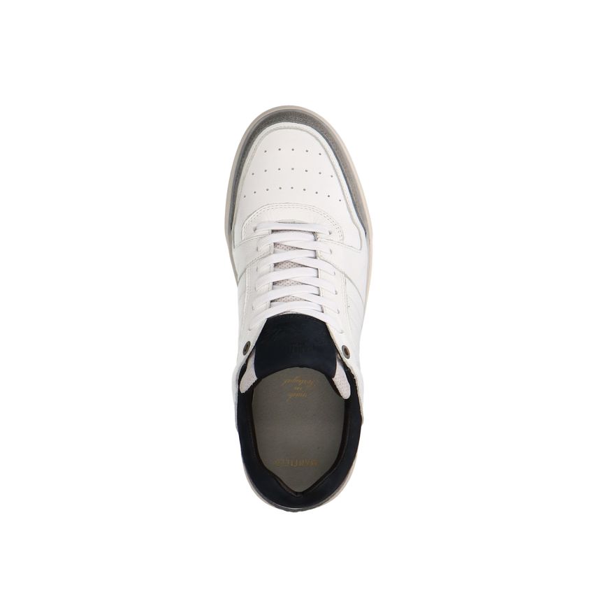 Weiße Ledersneaker mit schwarzen Details
