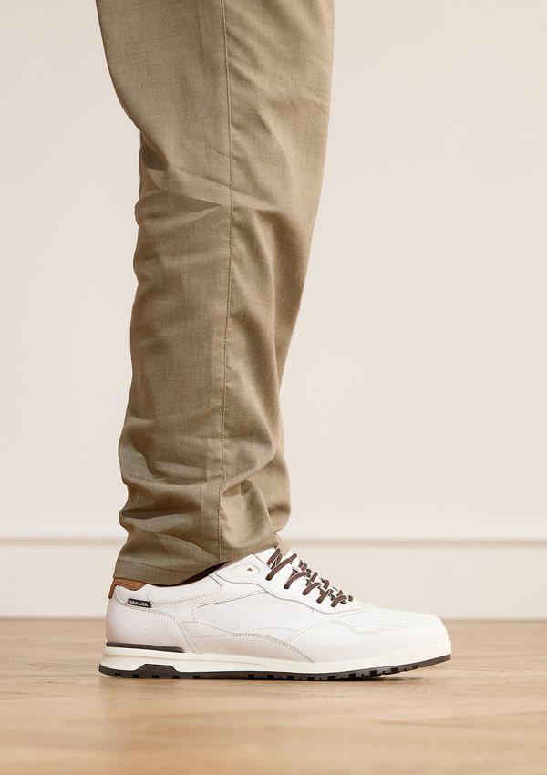 Witte leren sneakers