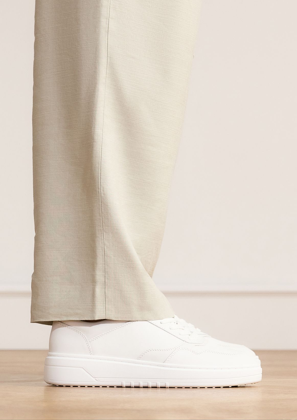 Witte leren sneakers