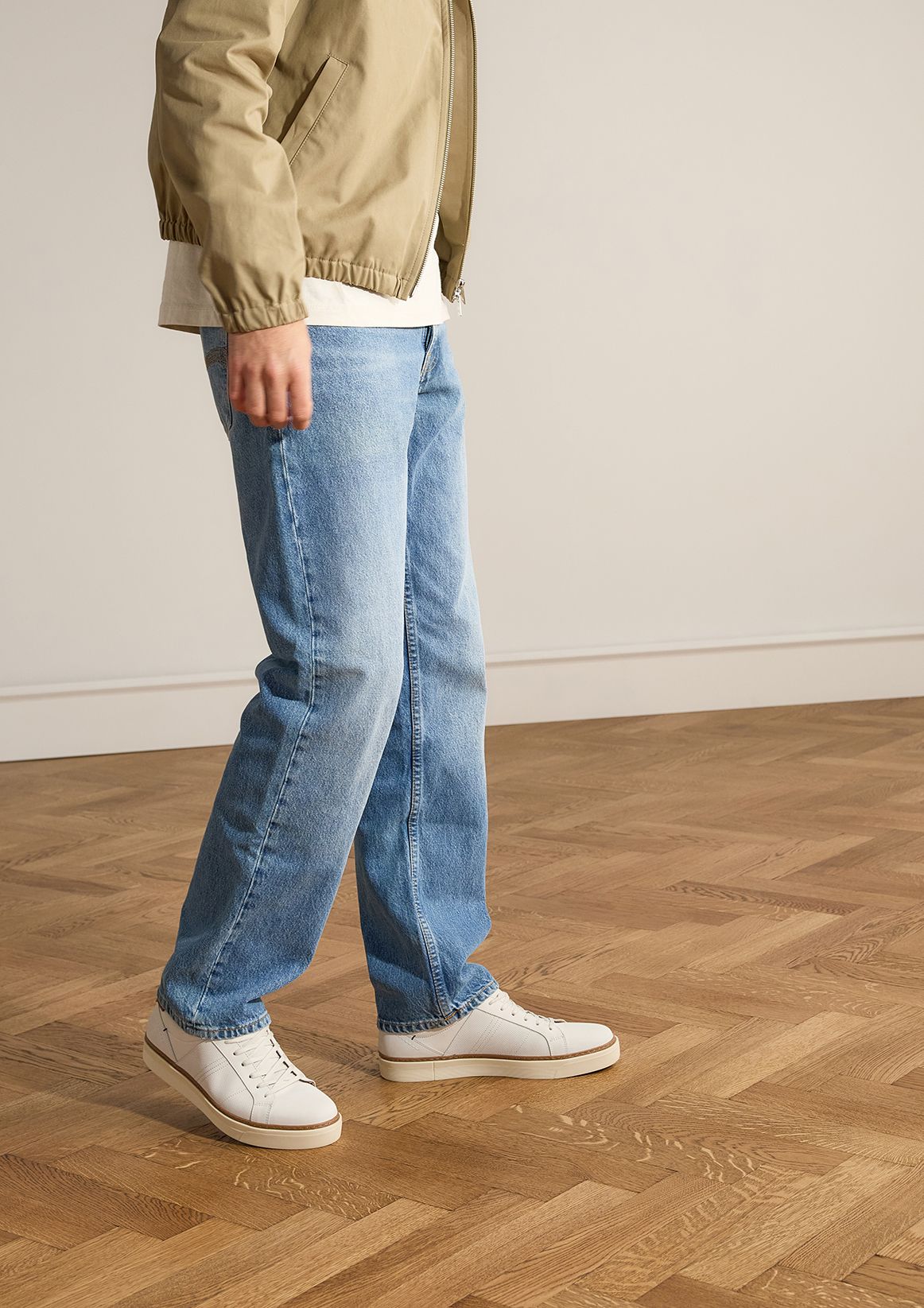 Weiße Sneaker aus Nubukleder