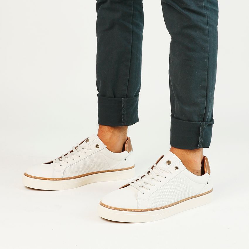 Witte nubuck sneakers