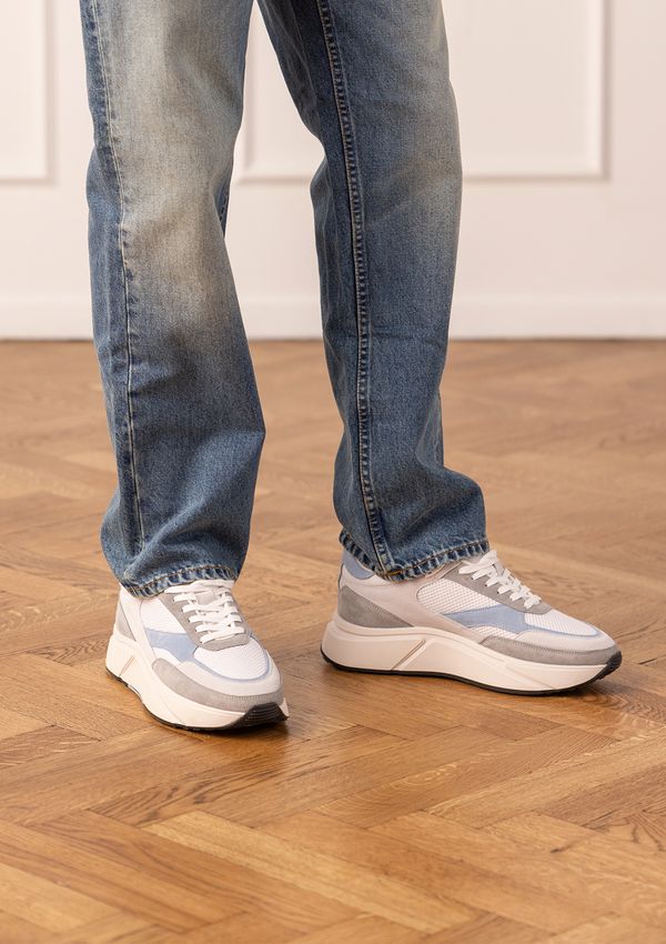 Grijze suède sneakers