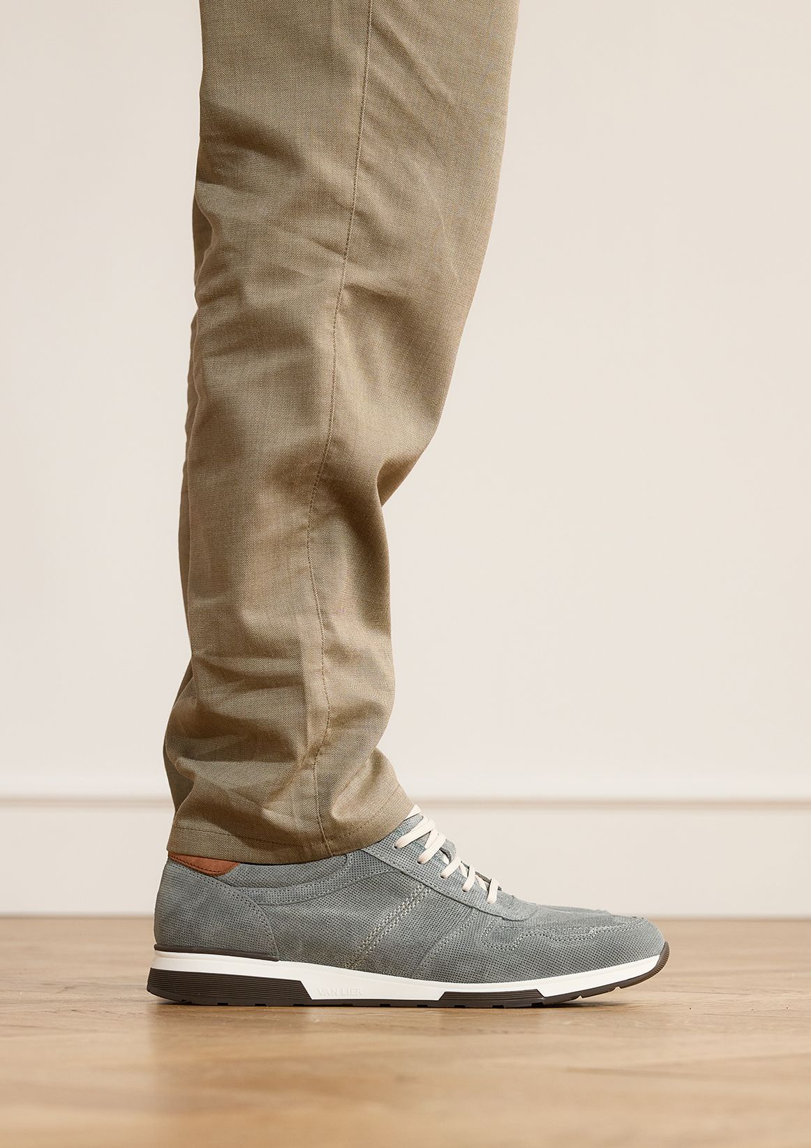 Graue Nubuk-Sneaker