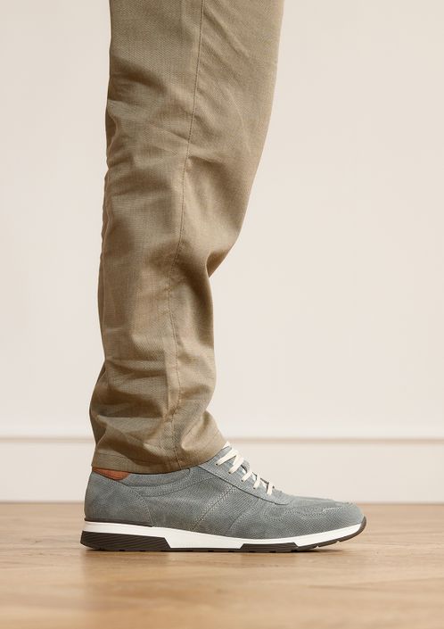 Grijze suède sneakers