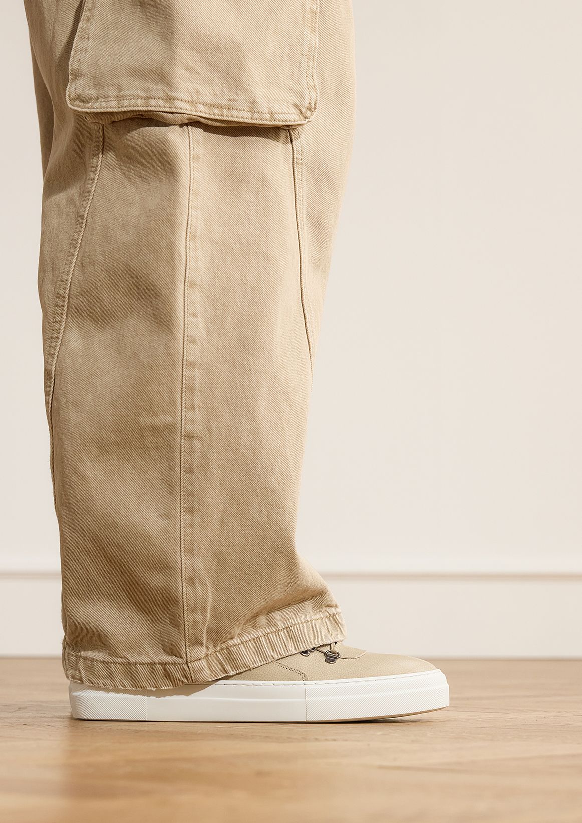 Licht grijze nubuck sneakers
