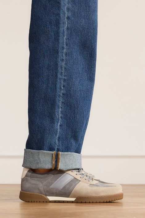 Grijze suède sneakers