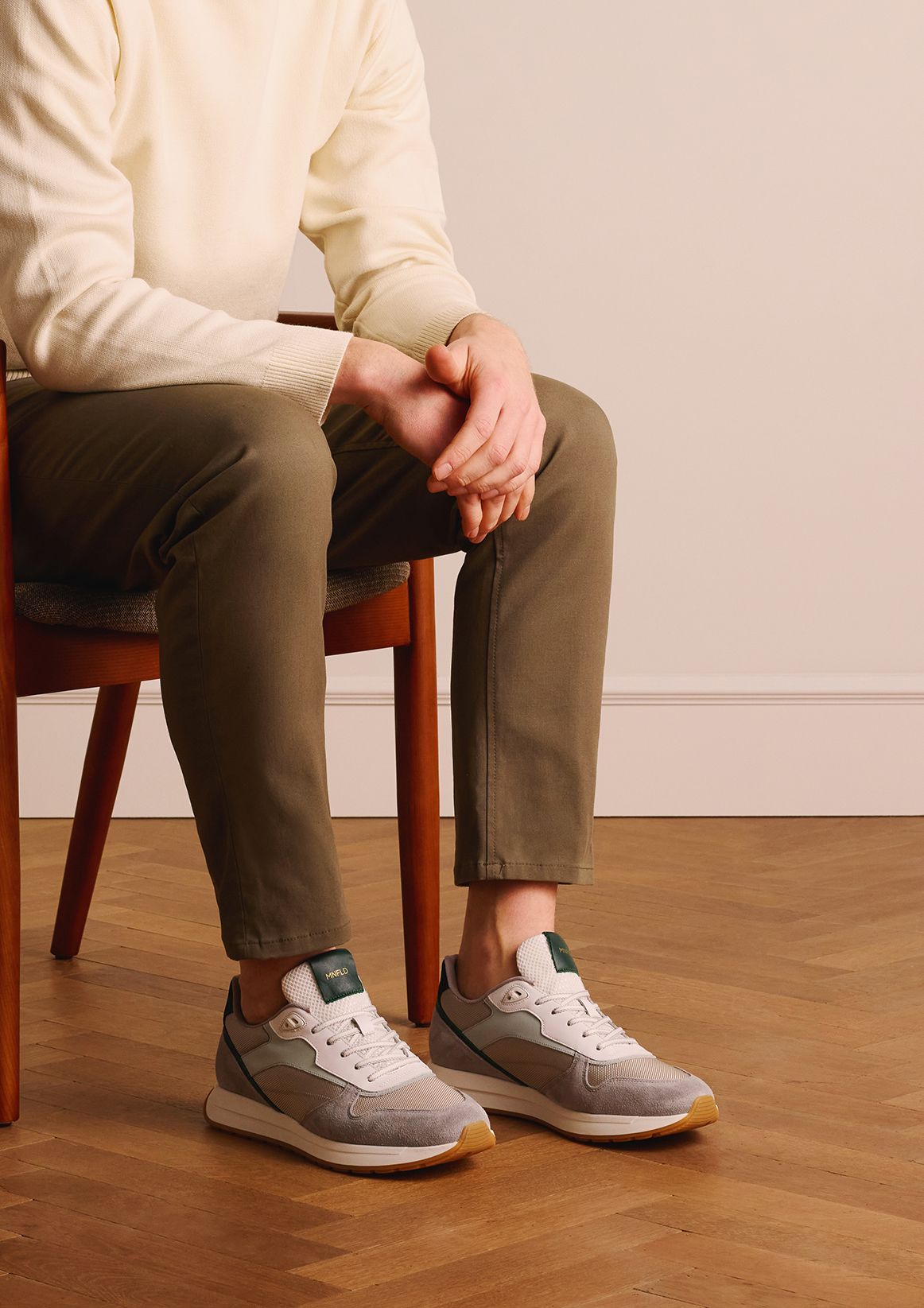 Graue Ledersneaker