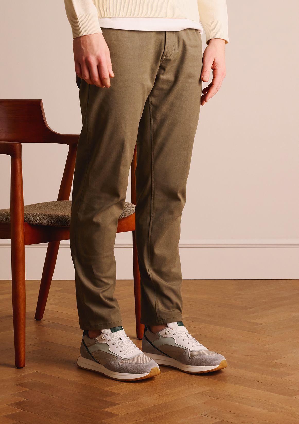 Graue Ledersneaker