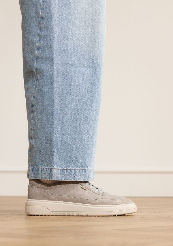 Graue Veloursleder-Sneaker