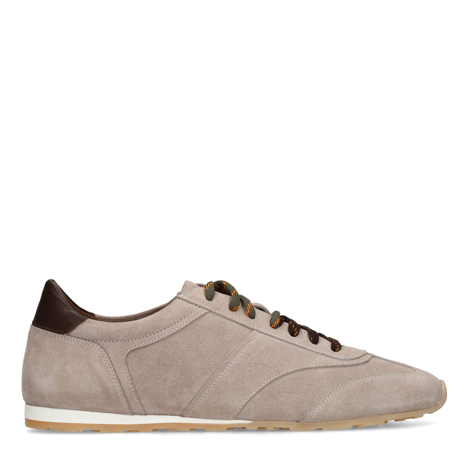 Graue Veloursleder-Sneaker mit unterschiedlichen Schnürsenkeln