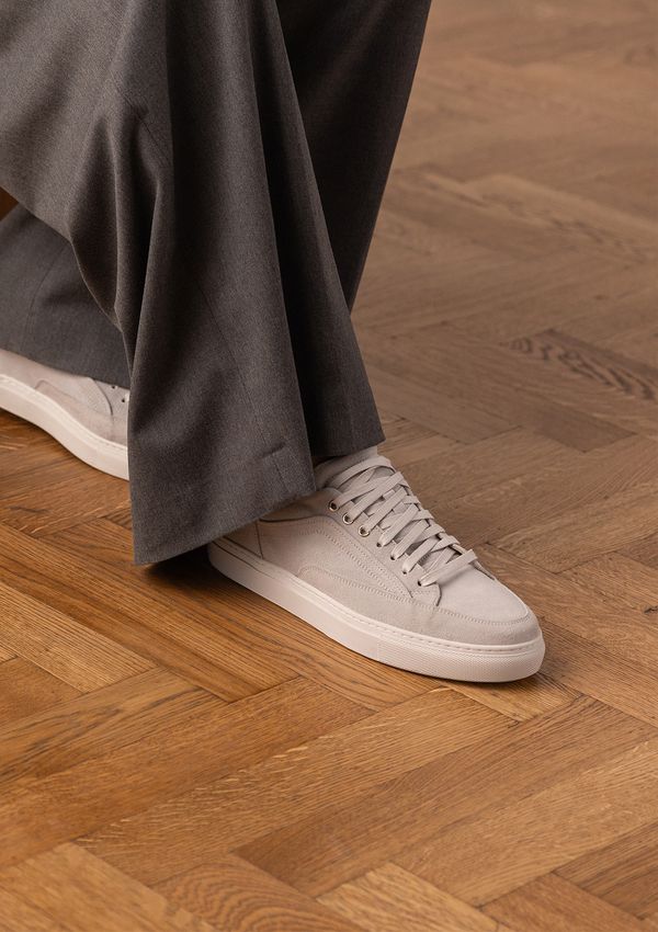 Off white suède sneakers